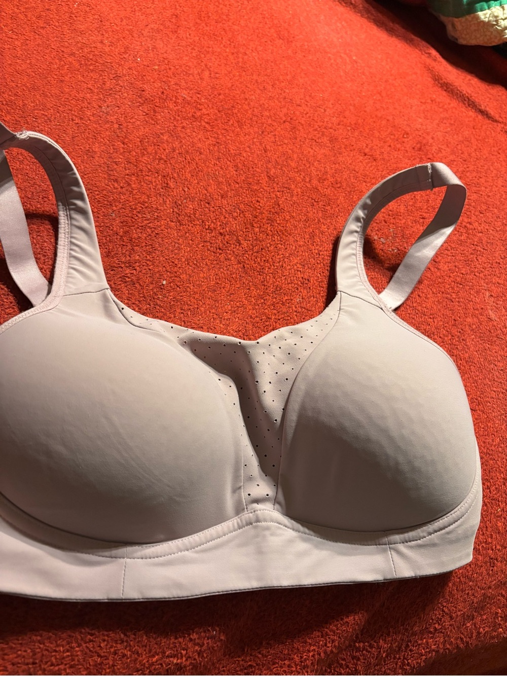 lululemon athletica Pale Mauve Pink Wireless Molded Sports Bra Size 34D